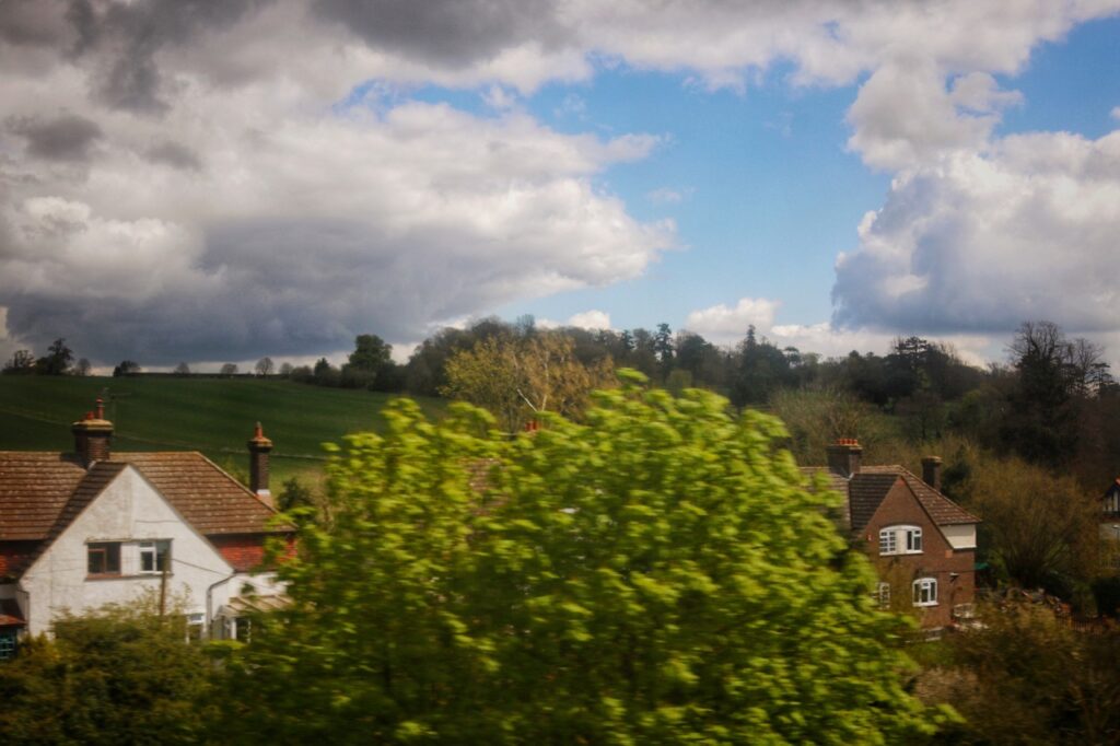 beautiful villa in england 2024 10 18 07 27 18 utc Easy Resize.com